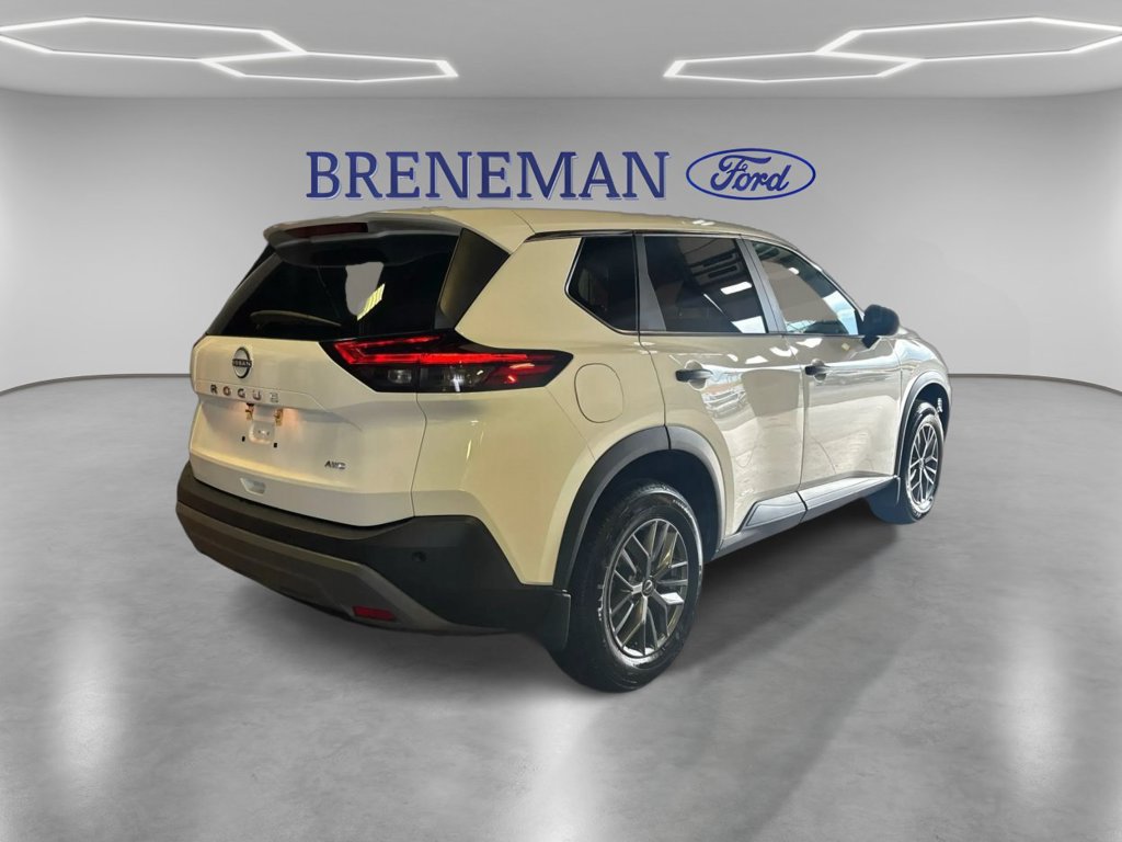 Used 2023 Nissan Rogue S AWD/4WD image 6