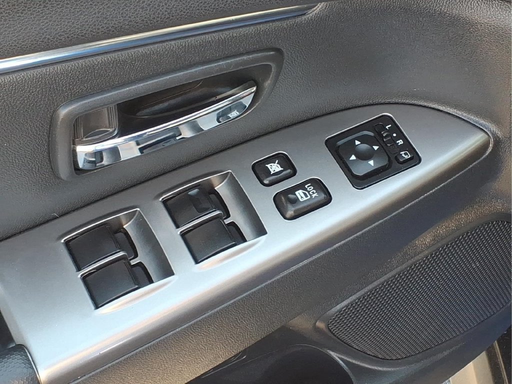 Used 2024 Mitsubishi Outlander Sport SE AWD/4WD image 17