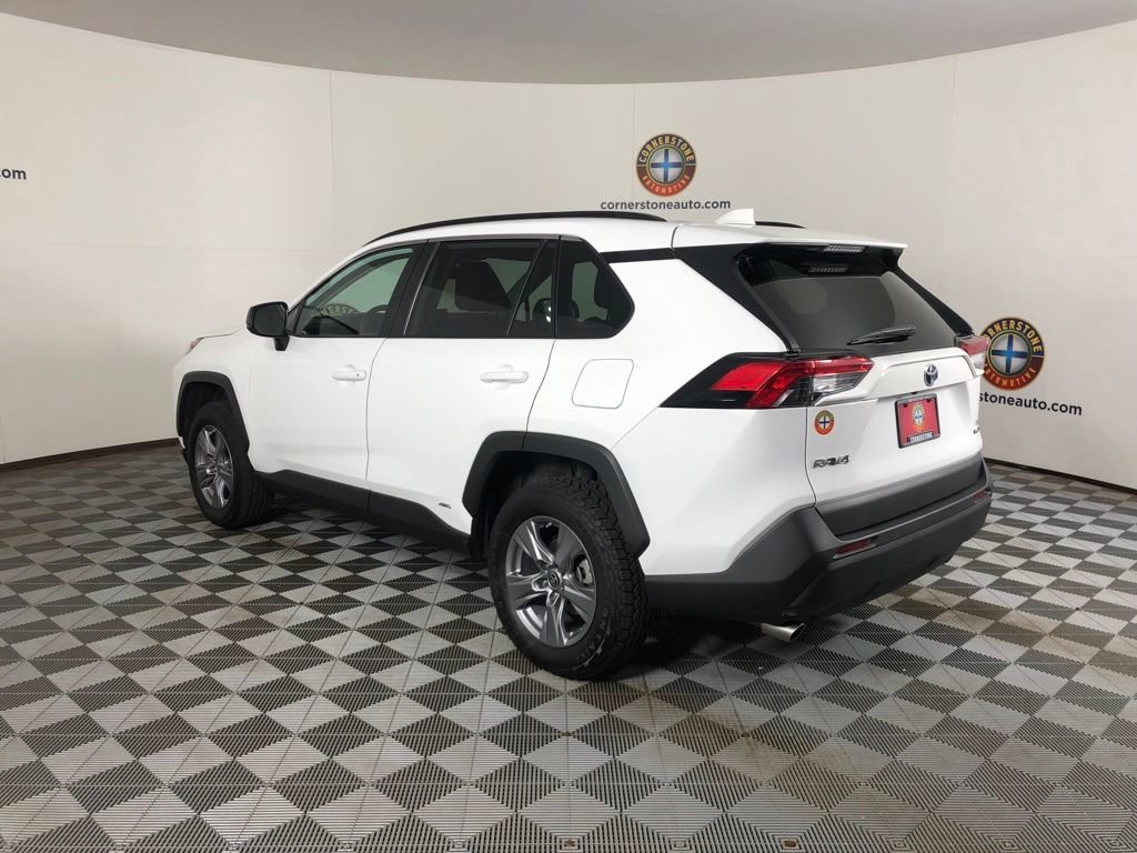 Used 2022 Toyota RAV4 LE AWD/4WD image 18
