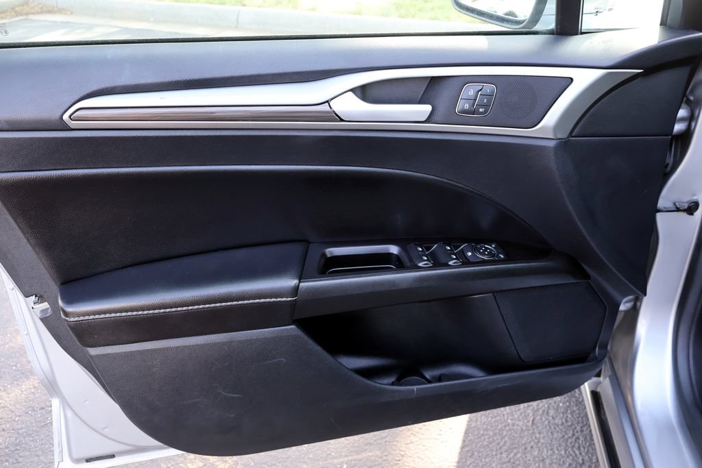 Certified 2020 Ford Fusion SEL FWD image 28