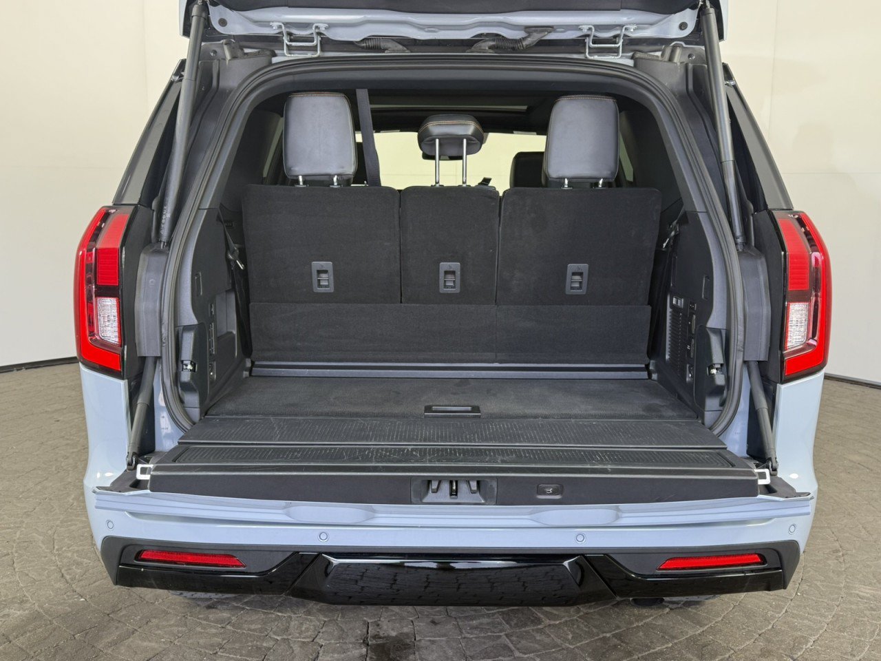 Certified 2025 Ford Expedition Tremor AWD/4WD image 7
