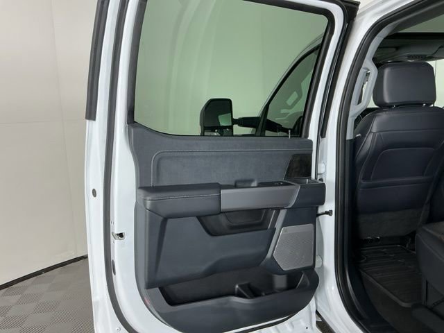 Certified 2025 Ford F350 Lariat w/ FX4 Off-Road Package image 30