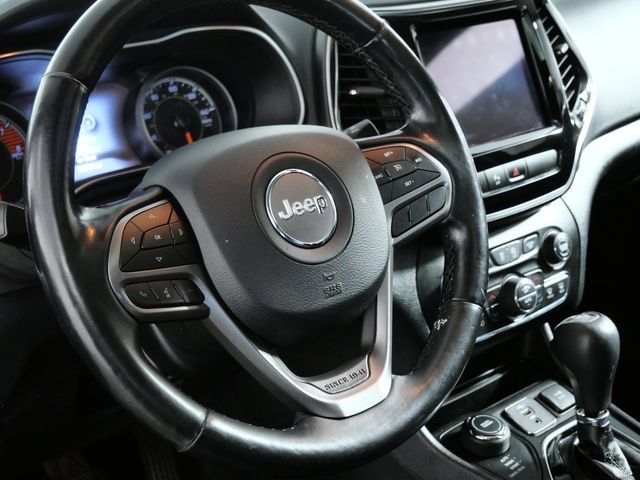 Used 2019 Jeep Cherokee Limited w/ Trailer Tow Group AWD/4WD image 18