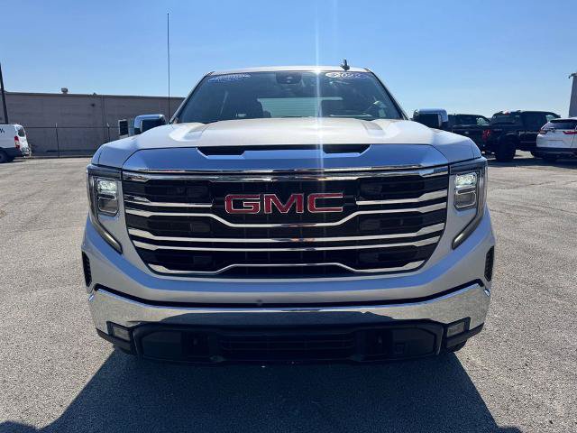 Used 2022 GMC Sierra 1500 SLT AWD/4WD image 2