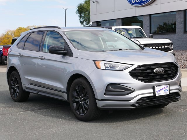 Certified 2022 Ford Edge SE w/ Black Appearance Package AWD/4WD image 2