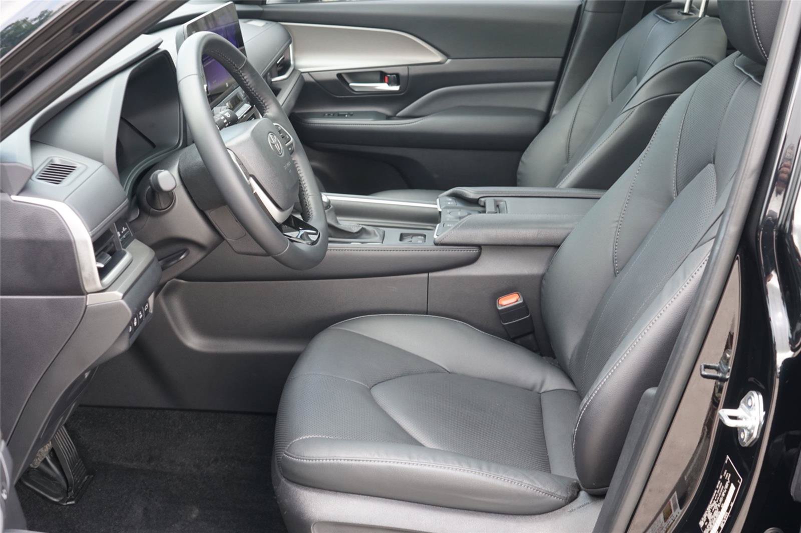 Used 2025 Toyota Grand Highlander AWD Hybrid image 10