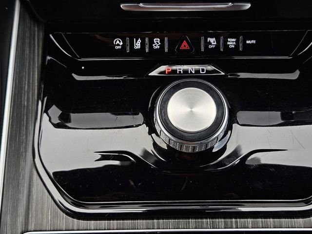 Used 2024 Jeep Wagoneer Series II w/ Flexible Seating Group image 23