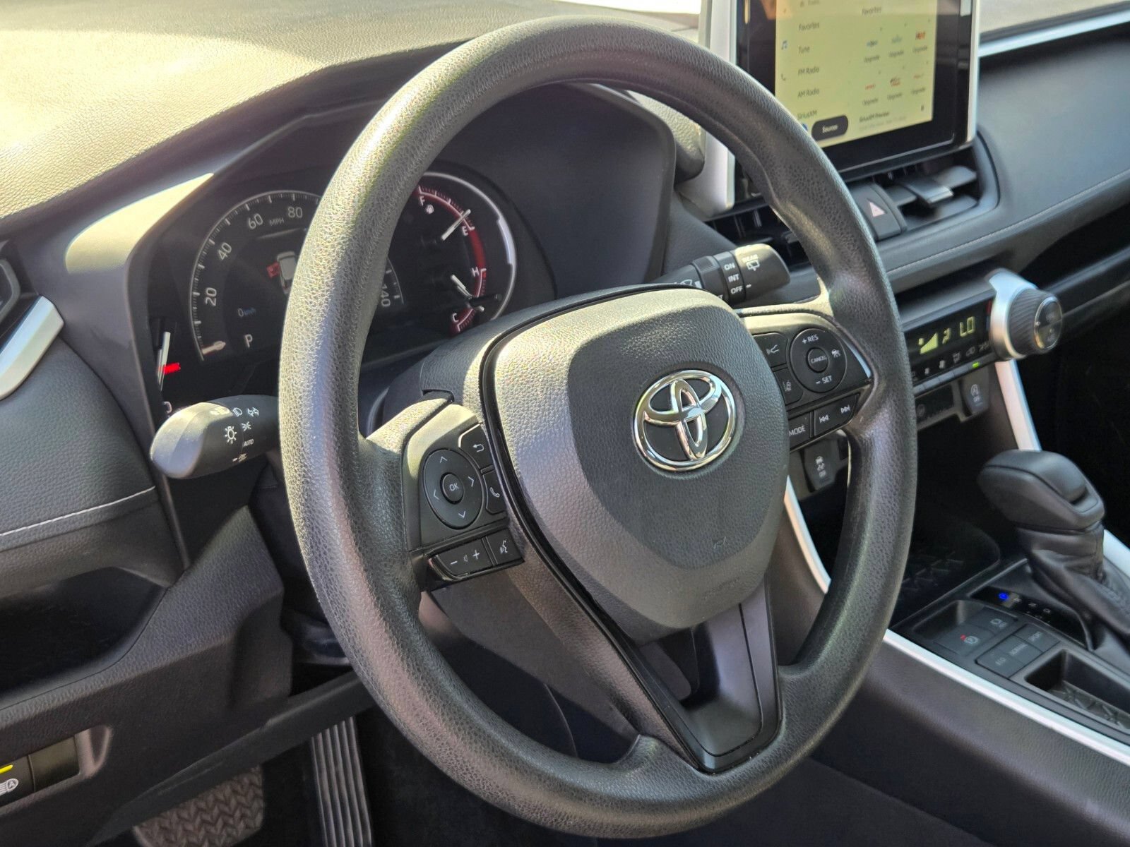 Used 2025 Toyota RAV4 XLE FWD image 18