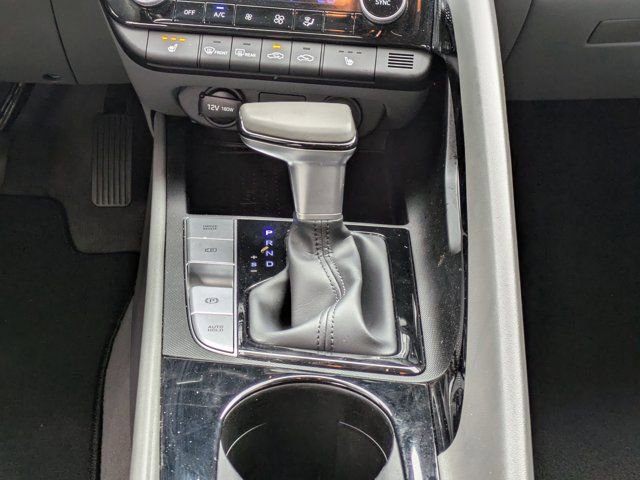 Used 2023 Hyundai Elantra SEL w/ Convenience Package image 16