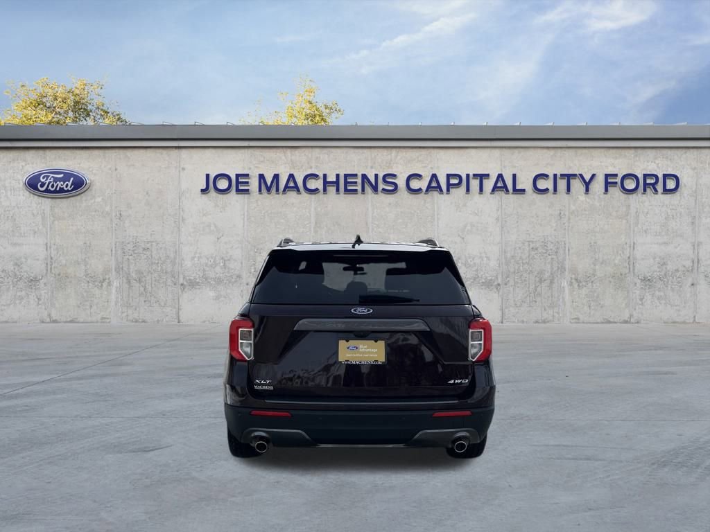 Certified 2022 Ford Explorer XLT w/ Equipment Group 202A image 4