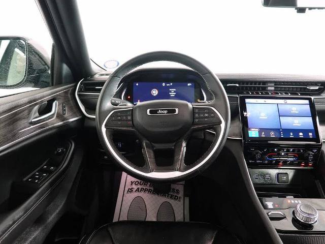 Used 2024 Jeep Grand Cherokee Limited w/ Luxury Tech Group II AWD/4WD image 2
