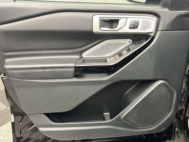 Certified 2023 Ford Explorer Platinum w/ Technology Package AWD/4WD image 10