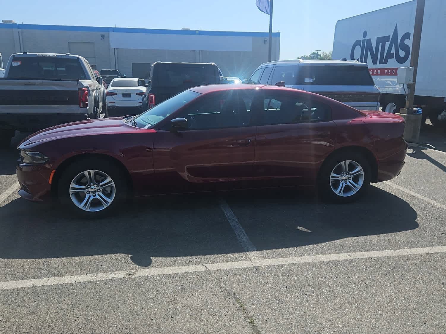 Used 2023 Dodge Charger SXT RWD image 5