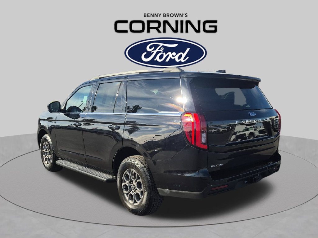 Certified 2025 Ford Expedition Active AWD/4WD image 3