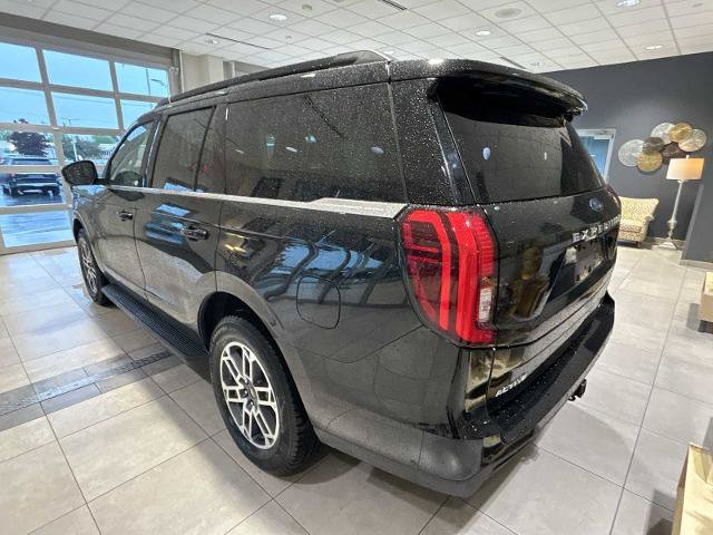 Certified 2025 Ford Expedition Active AWD/4WD image 5