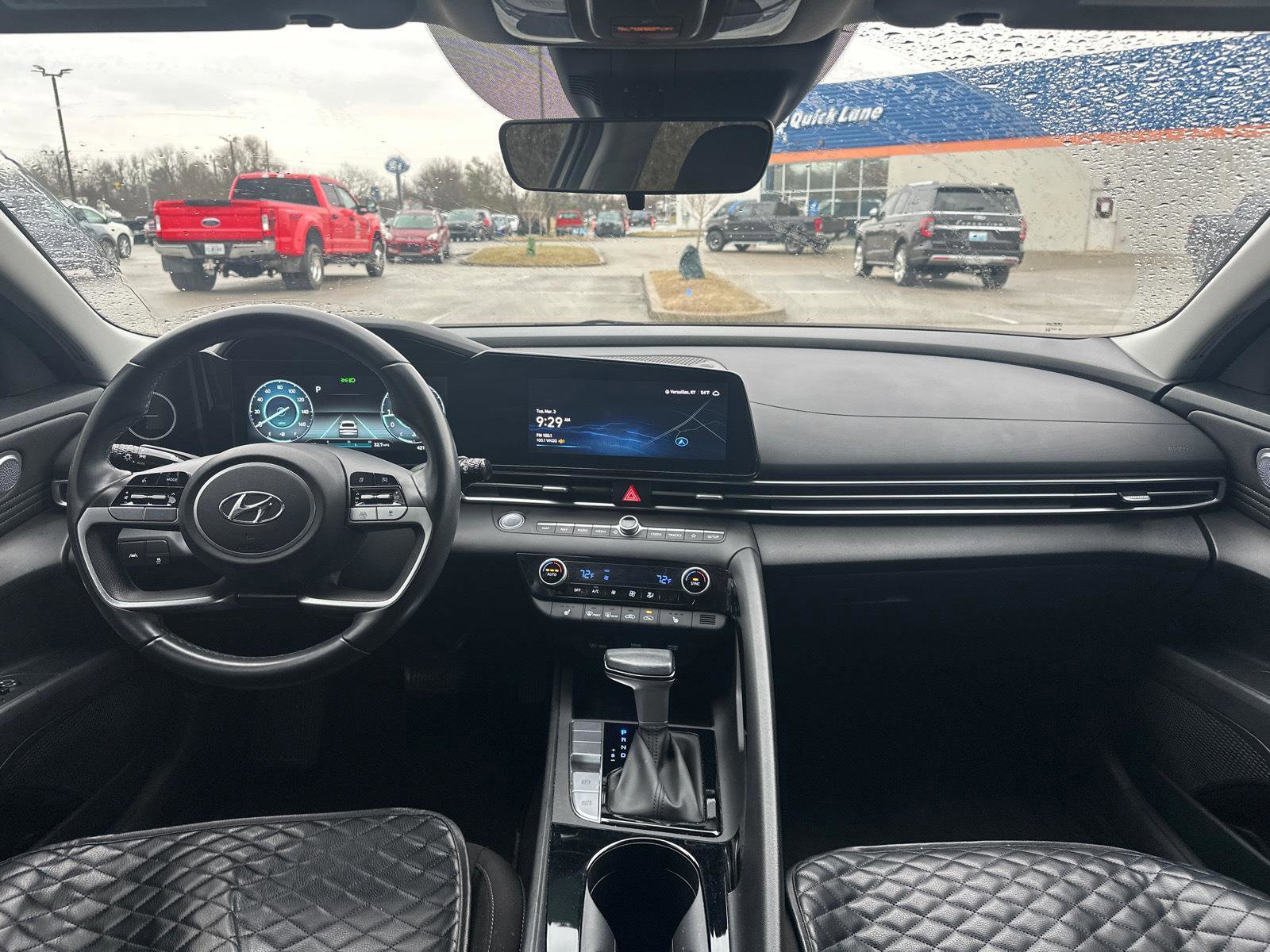 Used 2023 Hyundai Elantra SEL w/ Convenience Package image 9