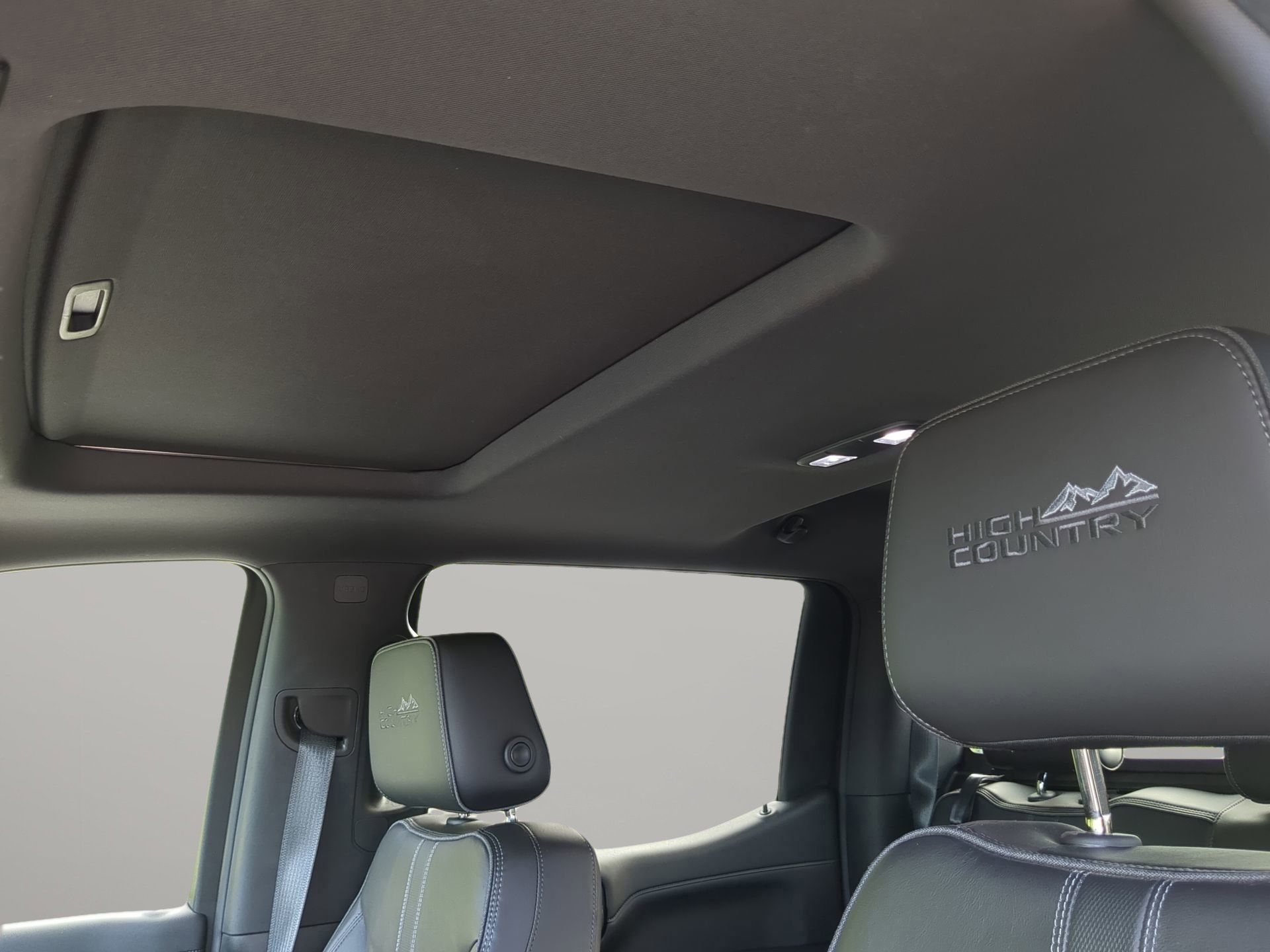 Used 2019 Chevrolet Silverado 1500 High Country w/ Technology Package image 58