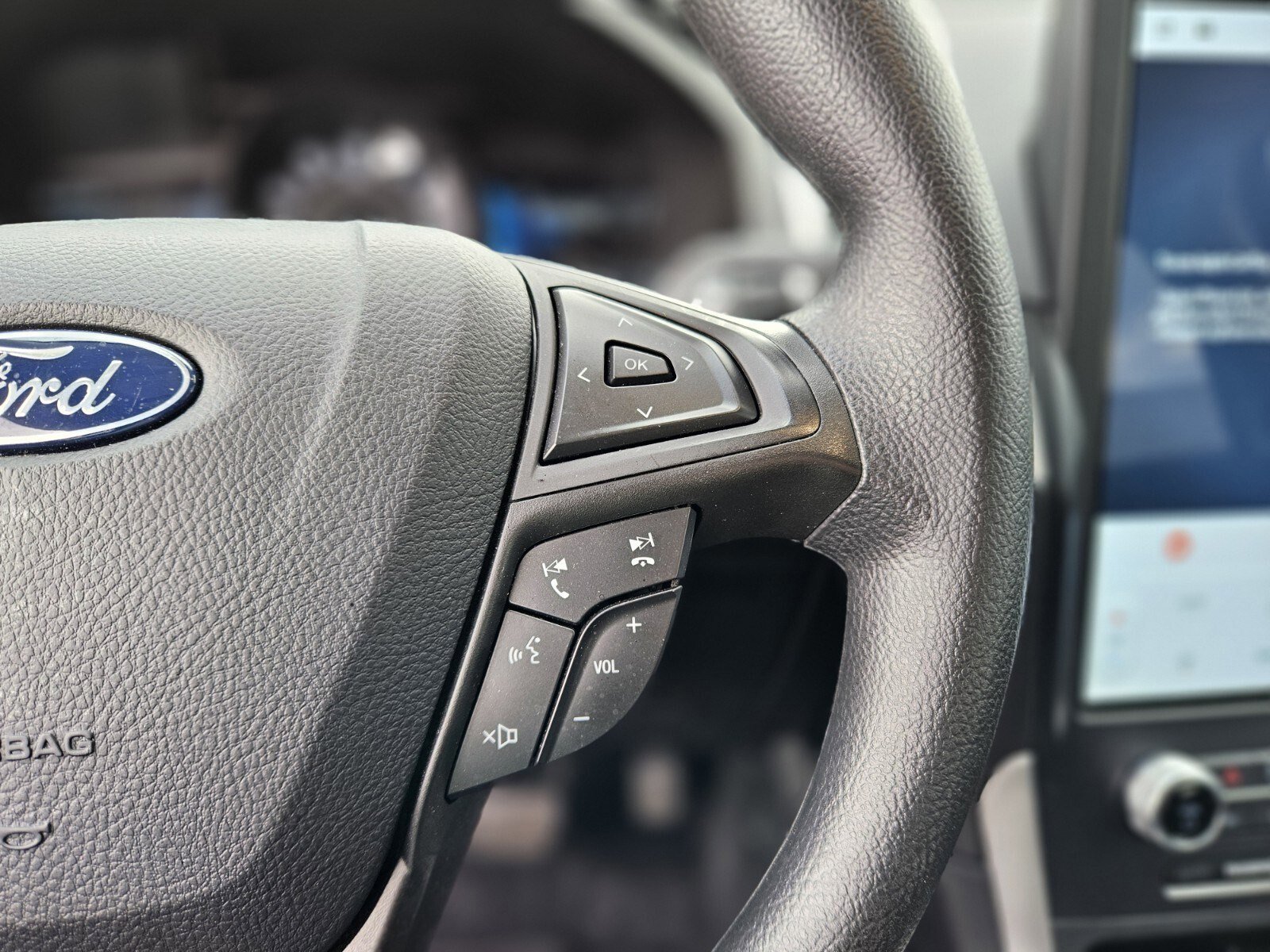 Certified 2024 Ford Edge SE w/ Black Appearance Package image 29