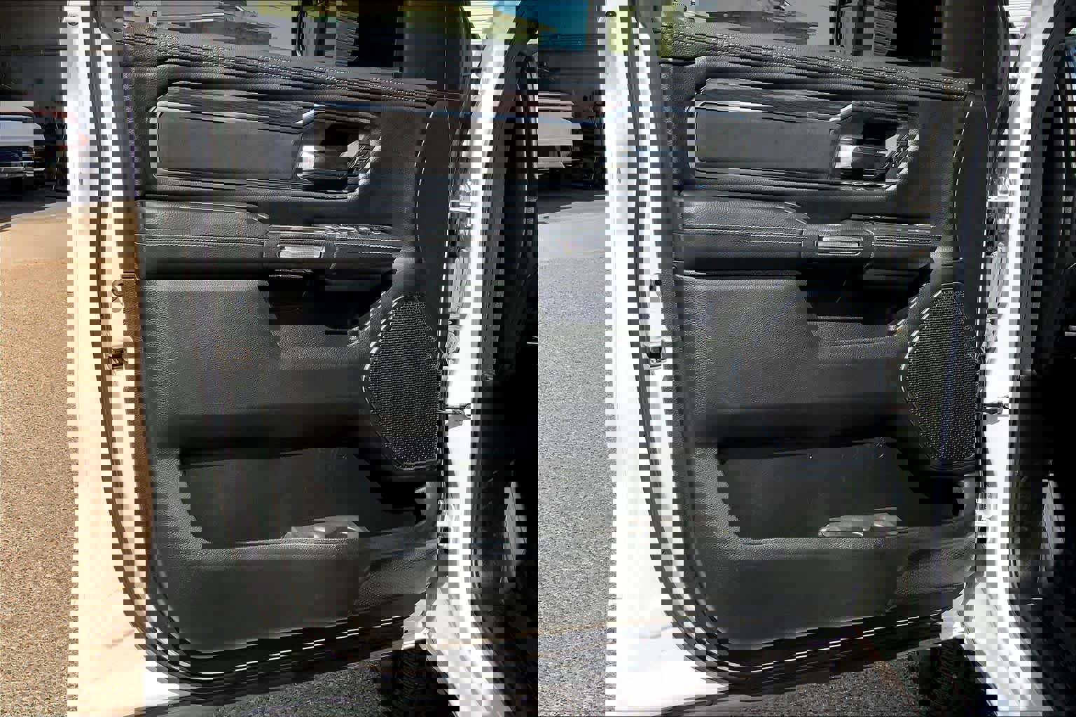 Used 2025 RAM 1500 Laramie w/ Laramie Southwest Edition image 22