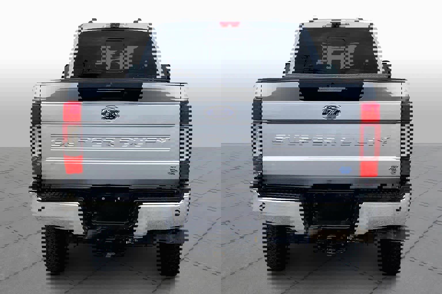 Certified 2022 Ford F350 Lariat w/ Lariat Ultimate Package image 3