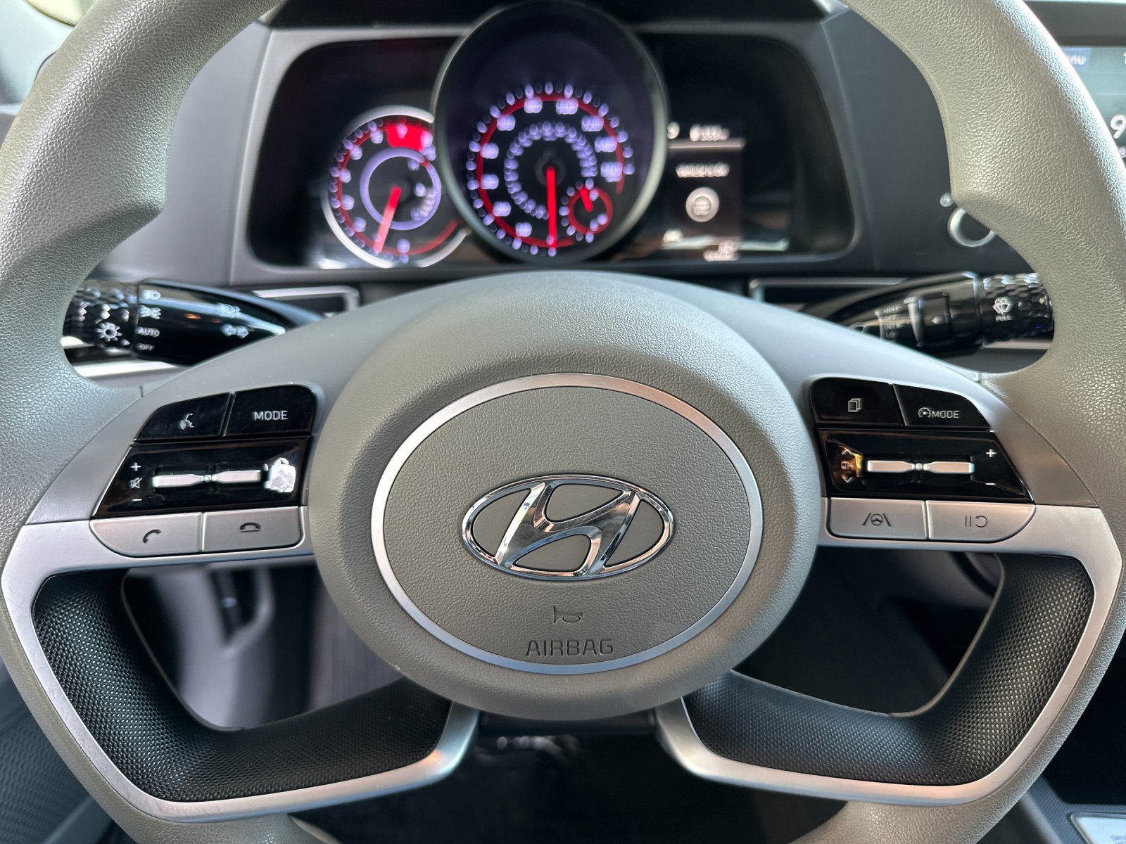 Used 2021 Hyundai Elantra SEL image 22