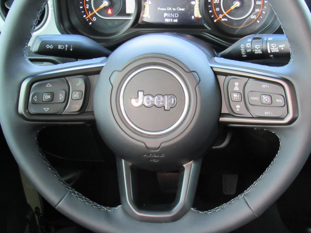 Used 2025 Jeep Wrangler Unlimited Sport AWD/4WD image 24