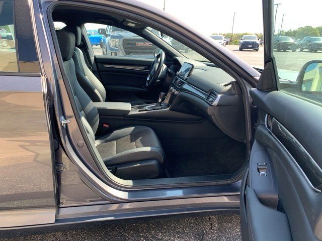 Used 2019 Honda Accord Sport image 14