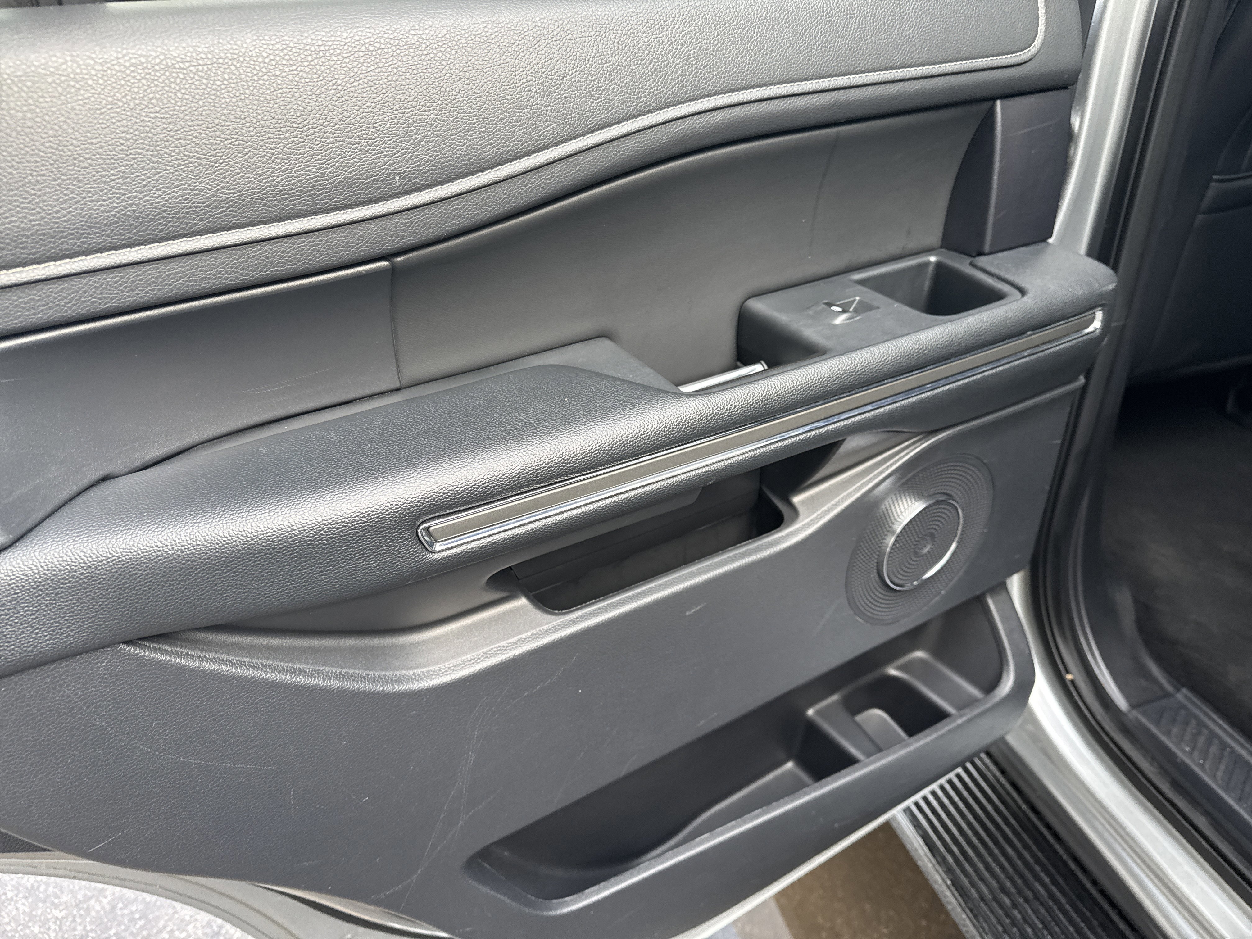 Certified 2024 Ford Expedition XLT image 24