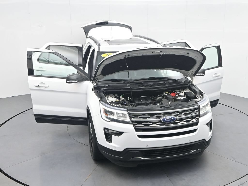 Certified 2018 Ford Explorer XLT w/ Equipment Group 202A FWD image 40