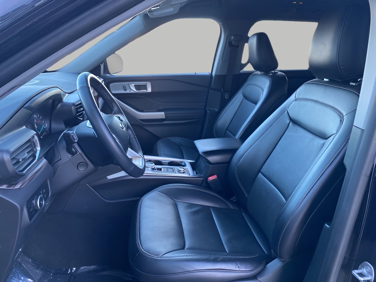 Certified 2024 Ford Explorer Limited w/ Equipment Group 301A image 9