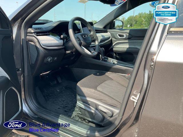 Used 2023 Jeep Compass Sport AWD/4WD image 4