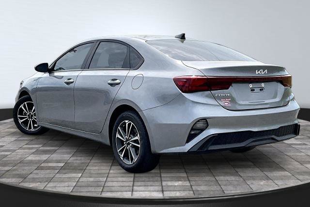 Used 2023 Kia Forte GT-Line w/ GT-Line Premium Package FWD image 2