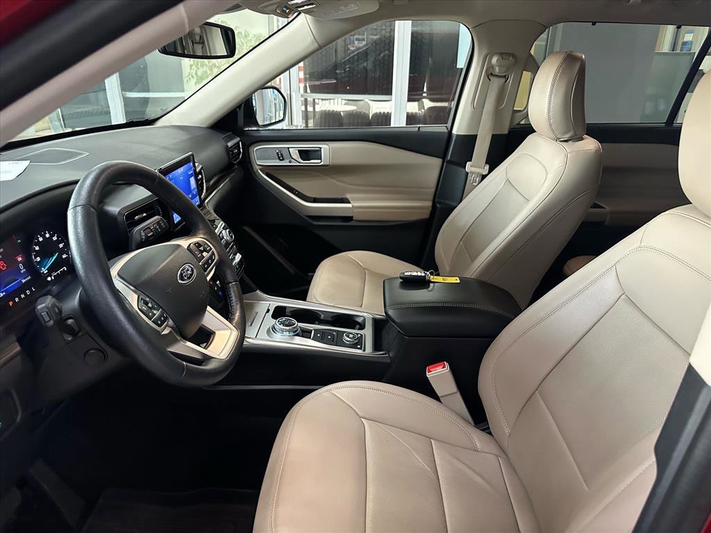 Certified 2022 Ford Explorer Limited w/ Equipment Group 301A image 18