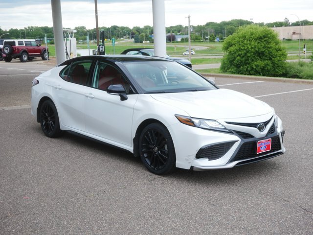 Used 2022 Toyota Camry XSE w/ Blackout Package (TMS) FWD image 3