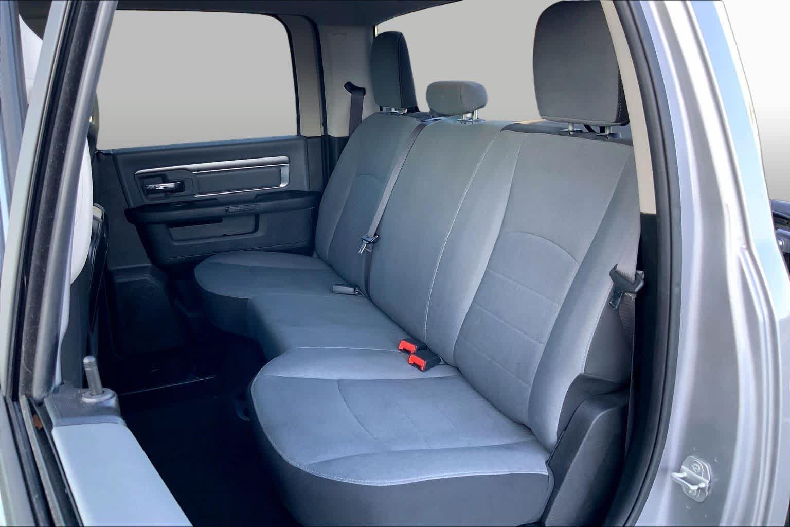 Used 2021 RAM 1500 Classic SLT RWD image 19