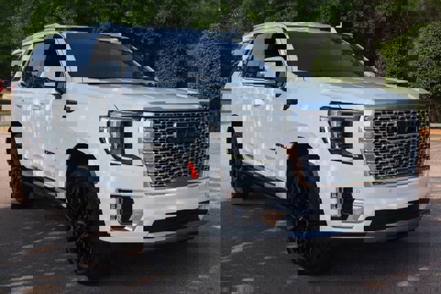 Used 2023 GMC Yukon Denali w/ LPO, Floor Liner Package image 7