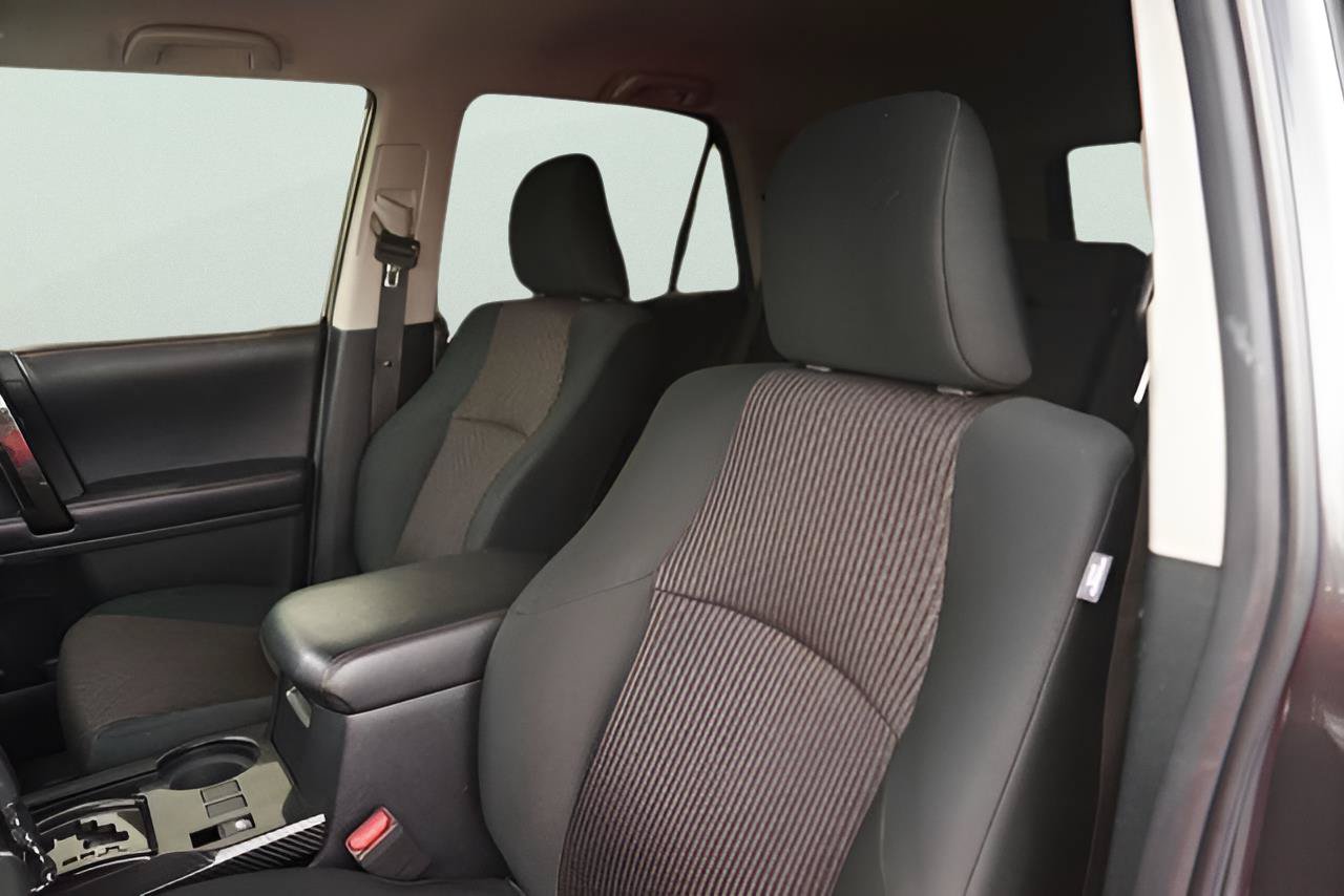 Used 2018 Toyota 4Runner TRD Off-Road AWD/4WD image 10