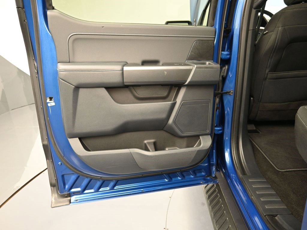 Certified 2022 Ford F150 XLT w/ Equipment Group 302A High image 40