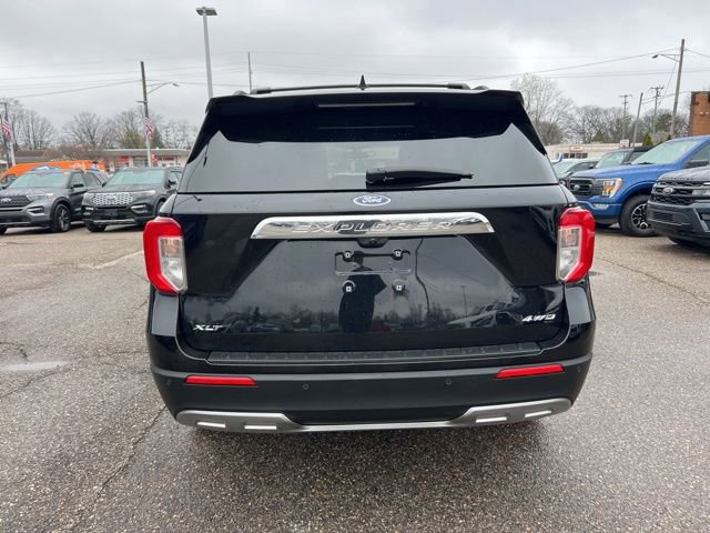 Certified 2024 Ford Explorer XLT w/ Equipment Group 202A image 3