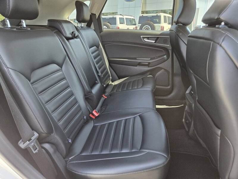 Certified 2024 Ford Edge SEL AWD/4WD image 17