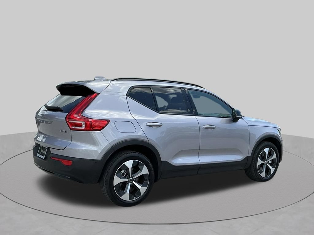 Used 2026 Volvo XC40 B5 Plus AWD/4WD image 11