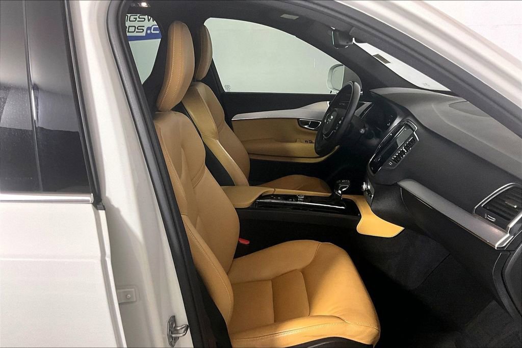 Used 2018 Volvo XC90 T5 Momentum w/ Convenience Package AWD/4WD image 6