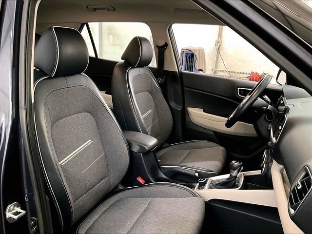 Used 2020 Hyundai Venue FWD image 7