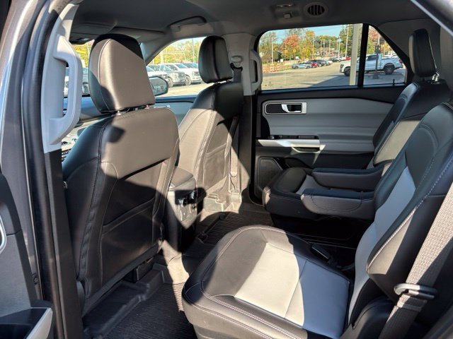 Certified 2023 Ford Explorer XLT w/ Equipment Group 202A AWD/4WD image 19