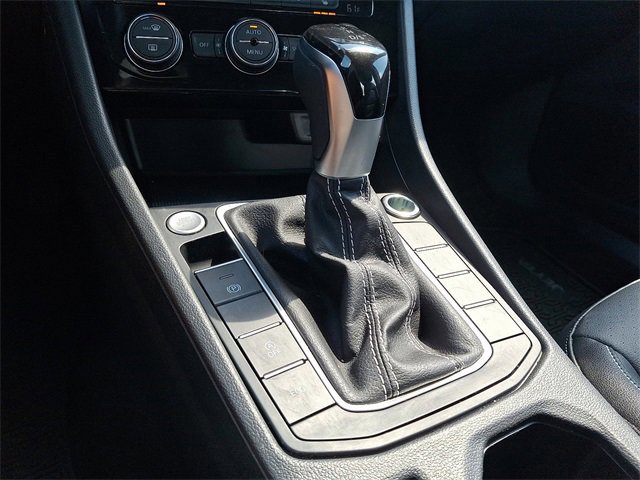 Used 2024 Volkswagen Jetta SE image 15