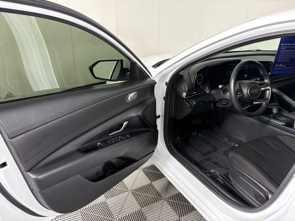 Used 2022 Hyundai Elantra SEL w/ Convenience Package image 11