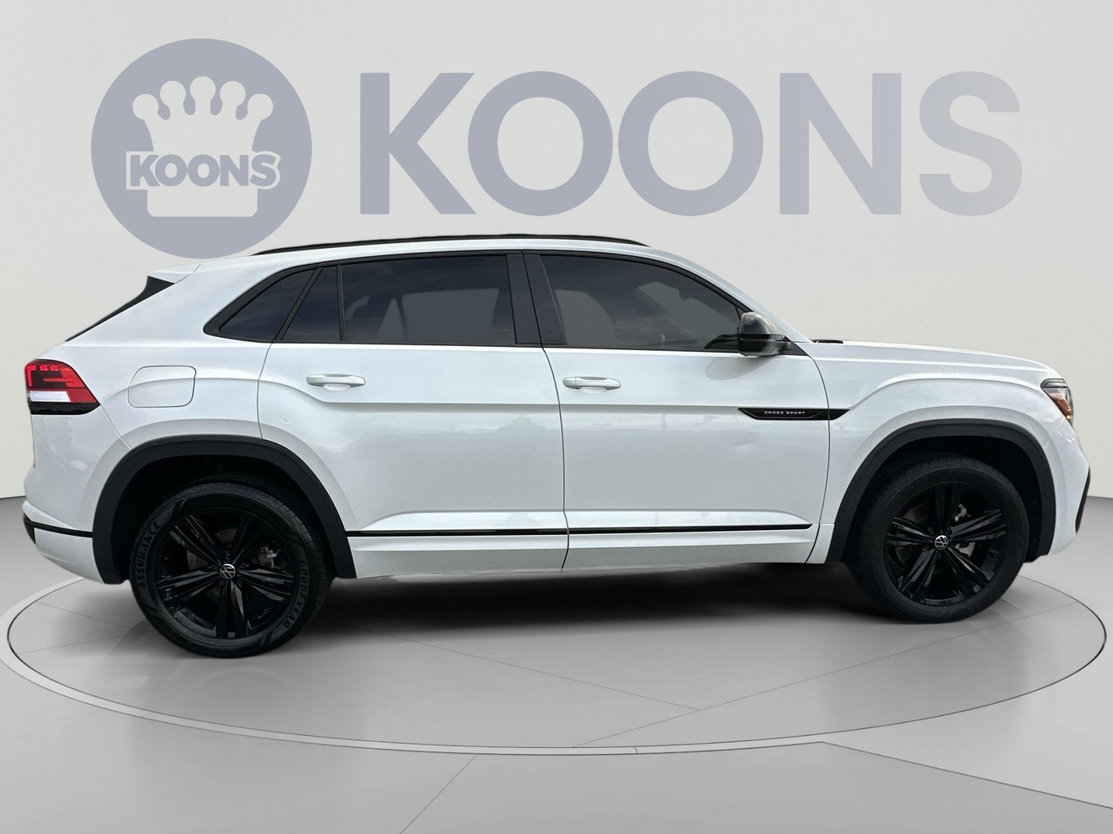 Used 2023 Volkswagen Atlas Cross Sport SEL R-Line AWD/4WD image 17