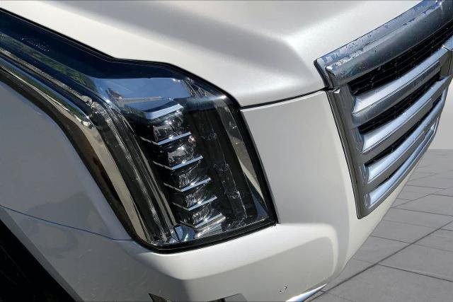 Used 2017 Cadillac Escalade Premium Luxury AWD/4WD image 27