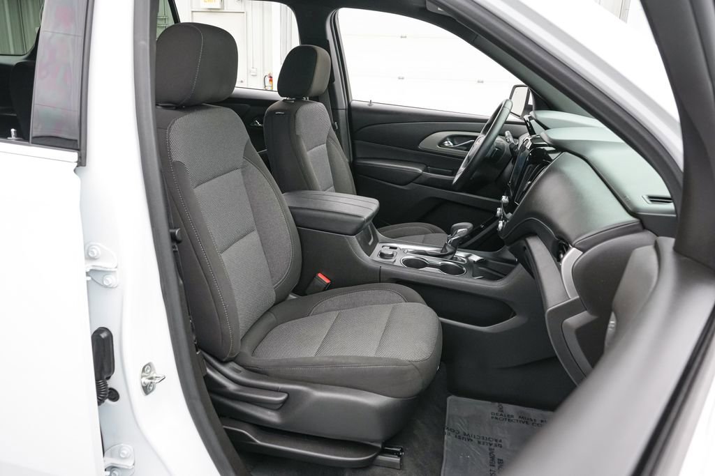 Used 2023 Chevrolet Traverse LT image 21