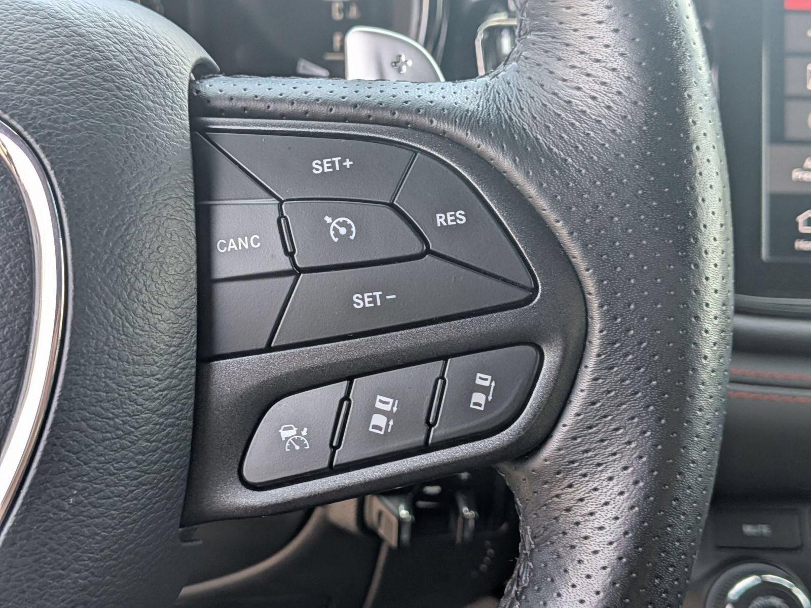Used 2025 Dodge Durango R/T AWD/4WD image 21